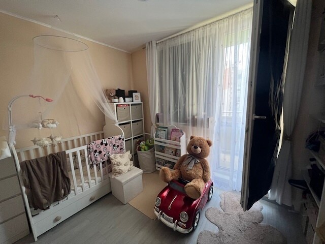 Na predaj TOP rekonštrukcia, TOP lokalita,  3 - 4 izbový byt v Seredi — foto 8