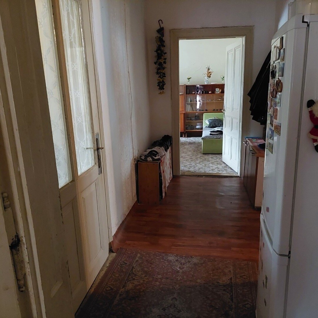 Netradičný rodinný dom – „kaštieľ“ v obci Neded. — foto 11