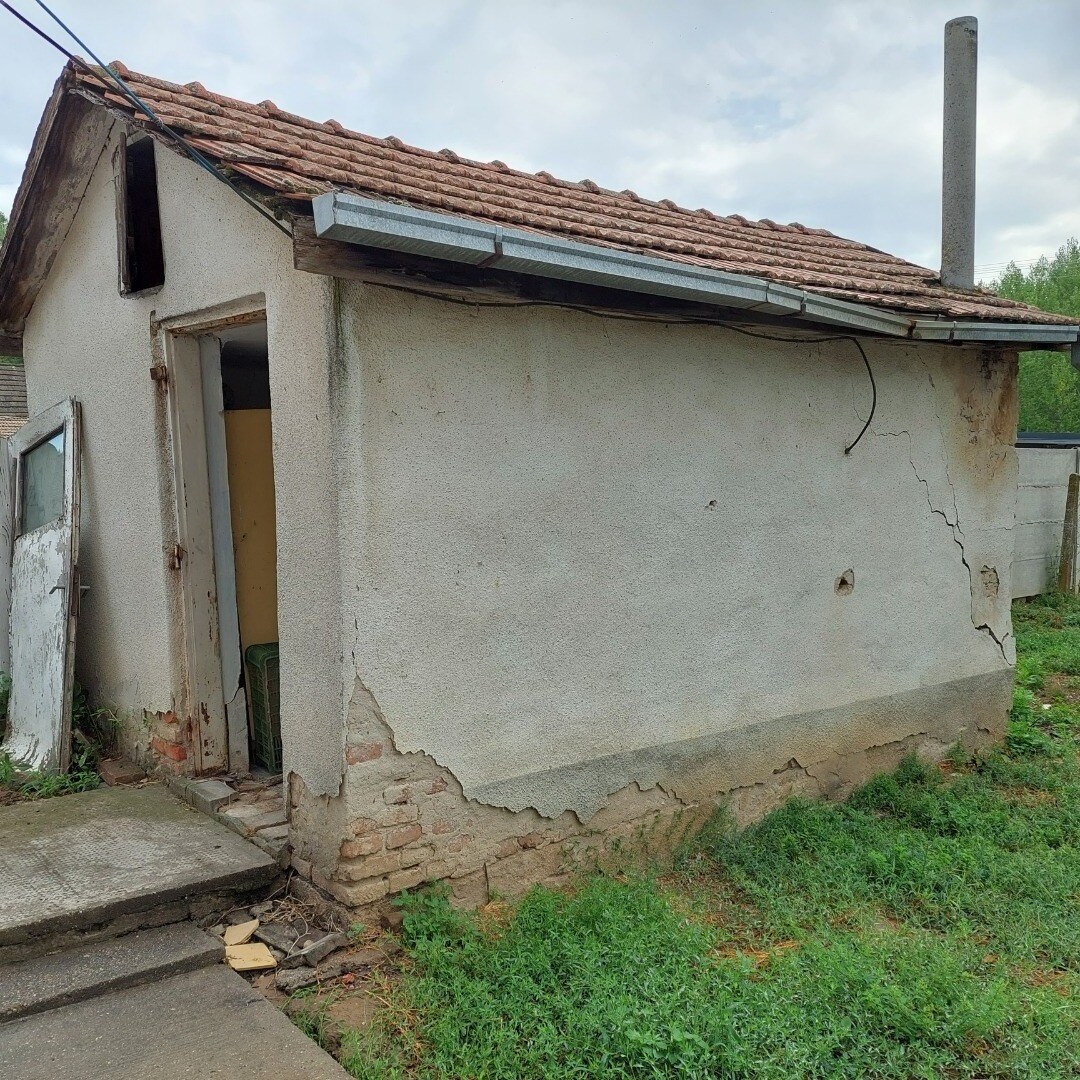Netradičný rodinný dom – „kaštieľ“ v obci Neded. — foto 12