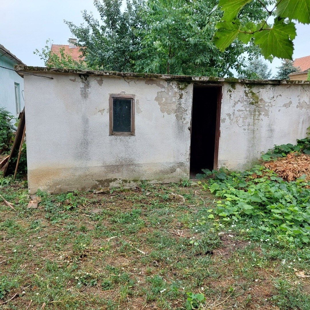 Netradičný rodinný dom – „kaštieľ“ v obci Neded. — foto 17