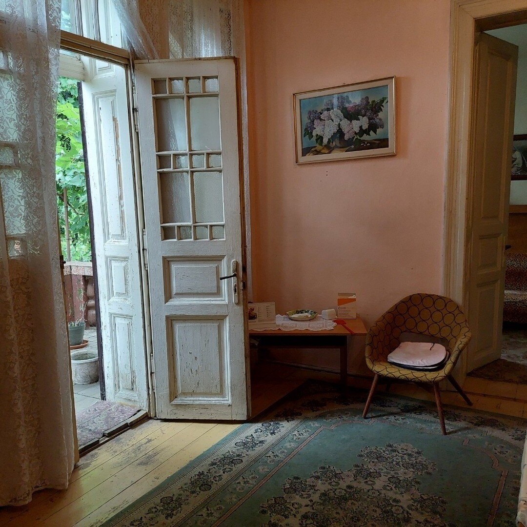 Netradičný rodinný dom – „kaštieľ“ v obci Neded. — foto 6