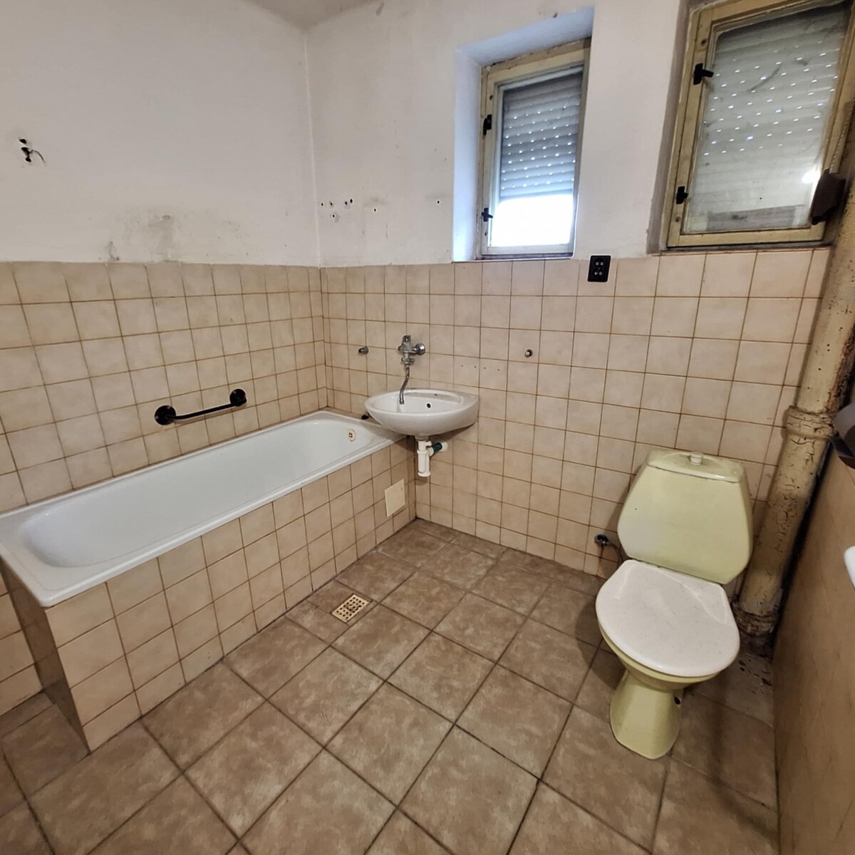 Na predaj  RD s potenciálom alebo investičná príležitosť v Galante. — foto 10