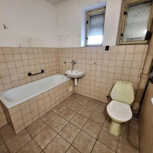 Na predaj  RD s potenciálom alebo investičná príležitosť v Galante. — foto 10