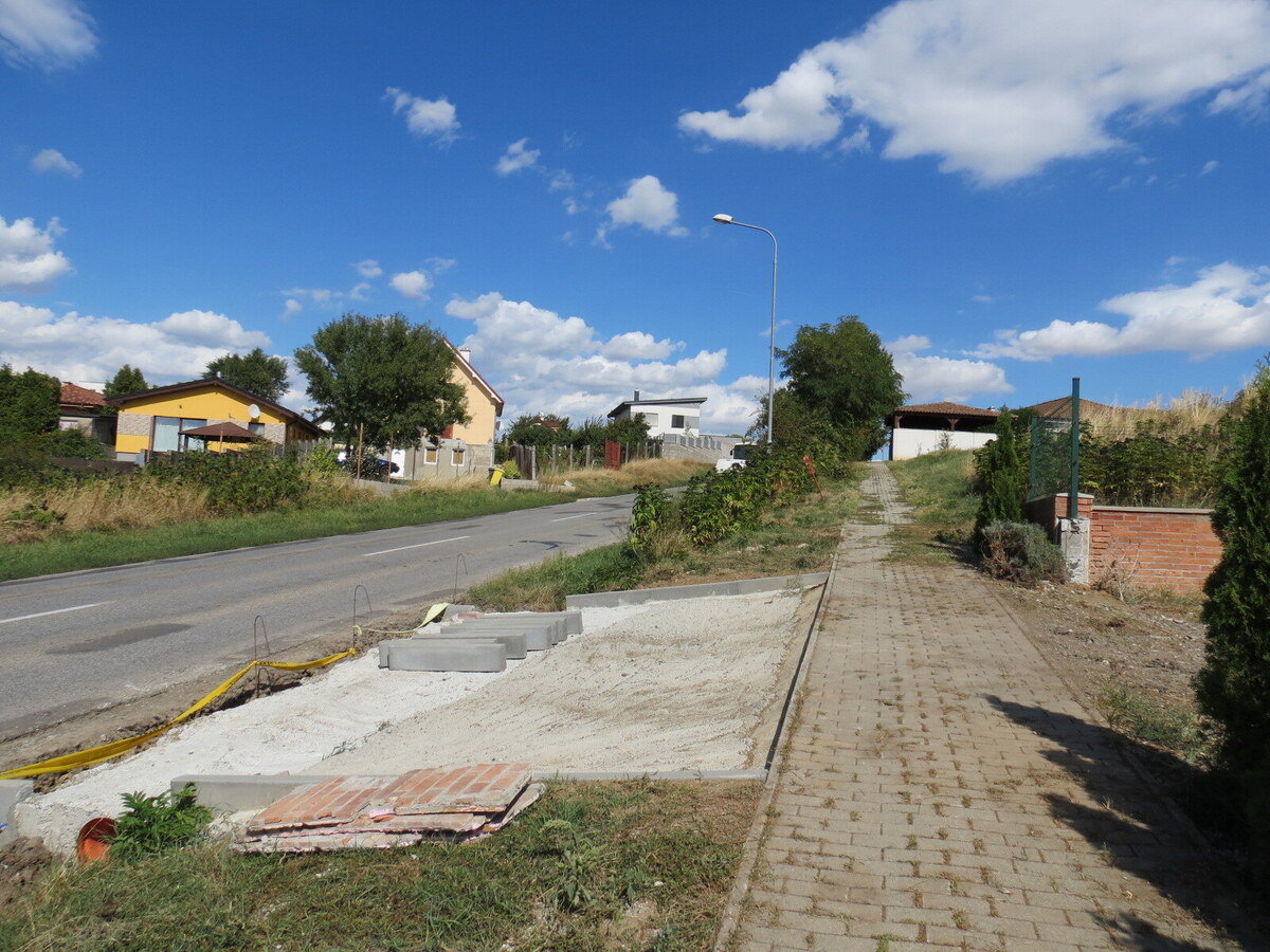 POZEMOK 383 m2 + PROJEKT DOMU - Nitra, Hviezdoslavová — foto 5