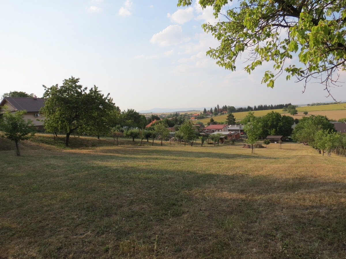 Stavebný pozemok s výhľadom 2116 m2 - Nevidzany — foto 3