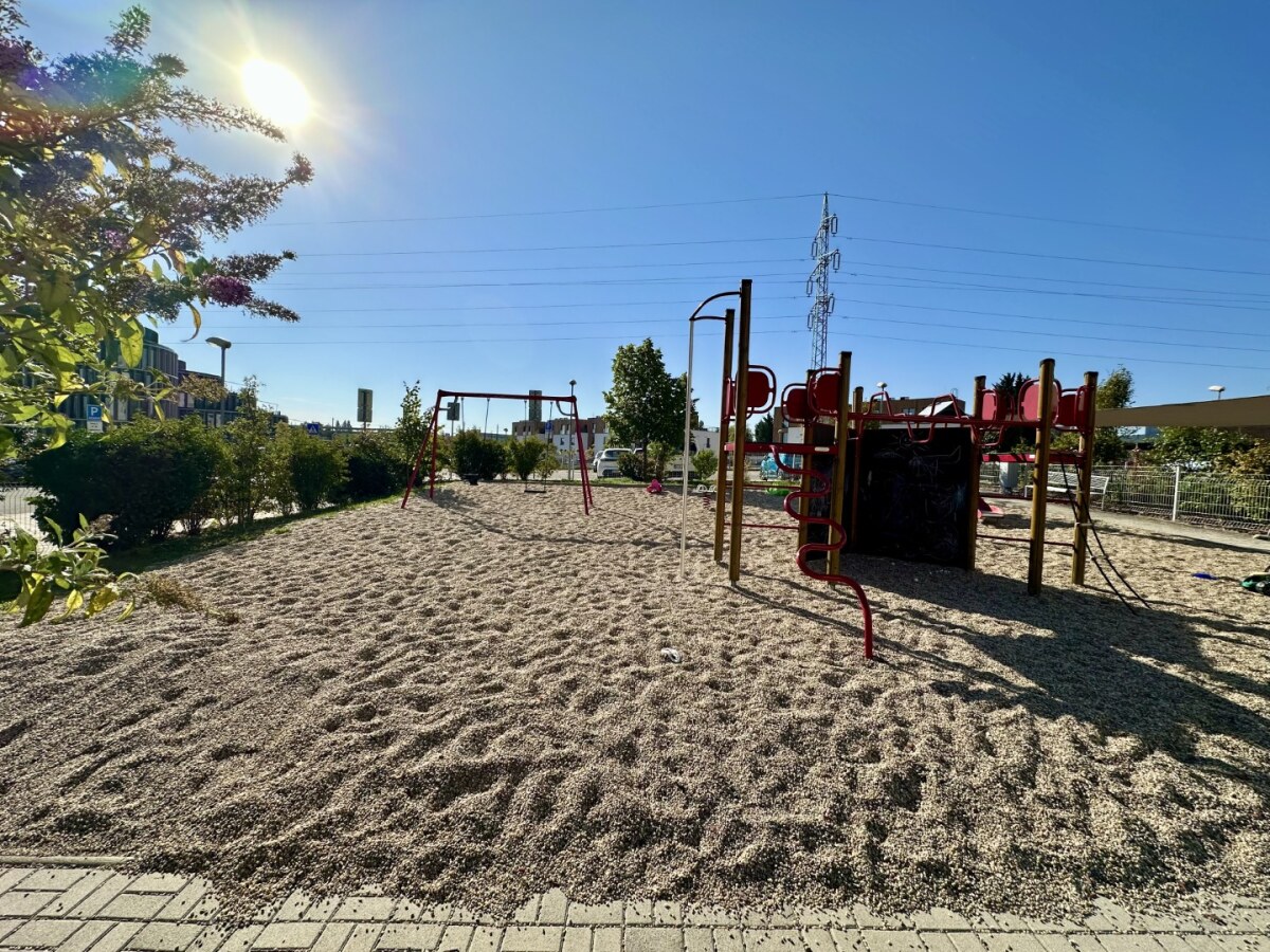 Kompletne zariadený 1 izbový byt so spacím kútom, pivnica, tichá lokalita priamo pri vinohradoch, Jurská ulica, Bratislava - Nové Mesto — foto 20