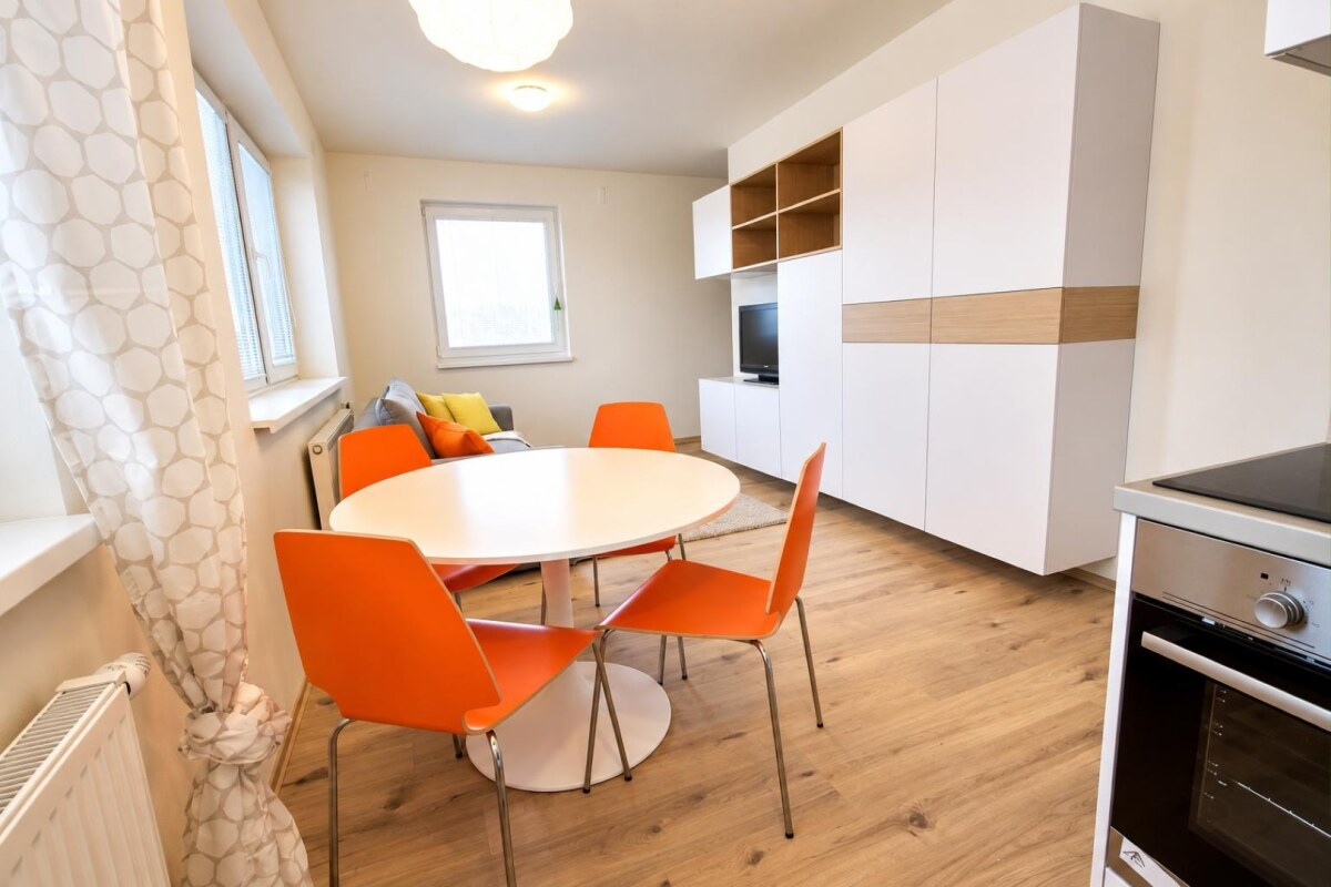 Kompletne zariadený 1 izbový byt so spacím kútom, pivnica, tichá lokalita priamo pri vinohradoch, Jurská ulica, Bratislava - Nové Mesto — foto 3