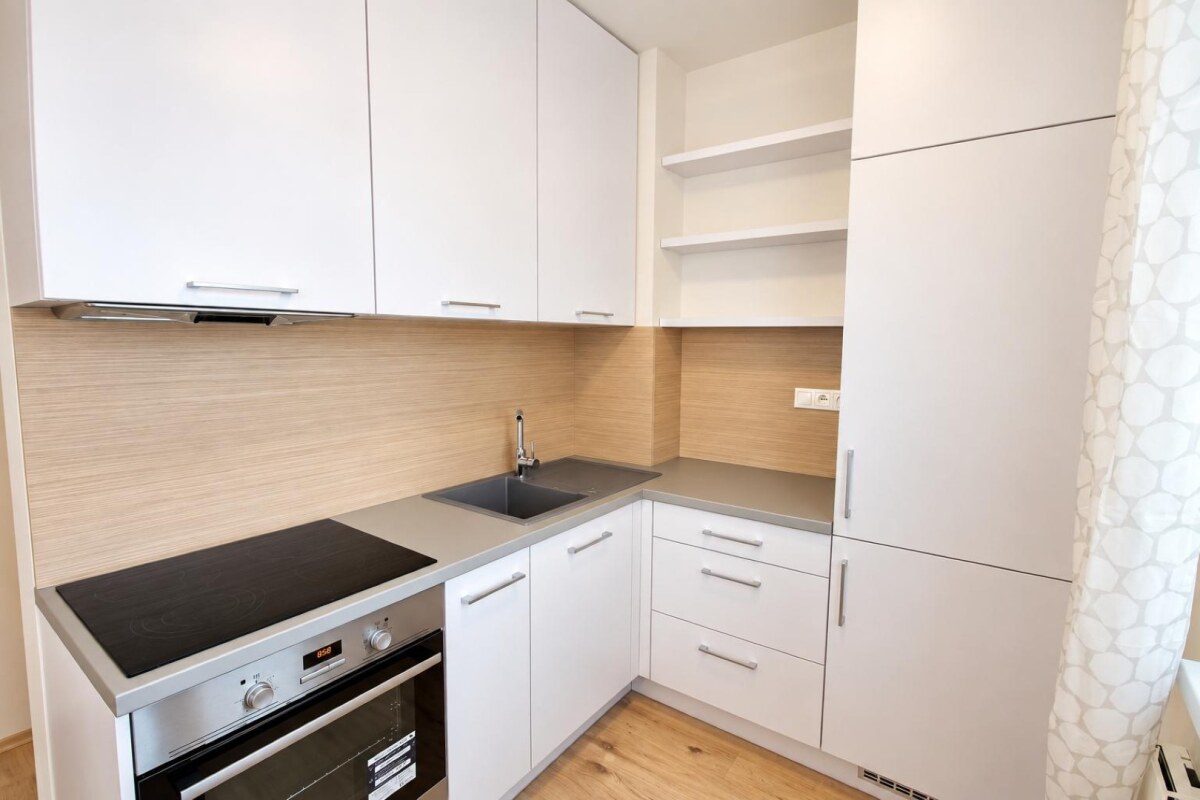 Kompletne zariadený 1 izbový byt so spacím kútom, pivnica, tichá lokalita priamo pri vinohradoch, Jurská ulica, Bratislava - Nové Mesto — foto 6