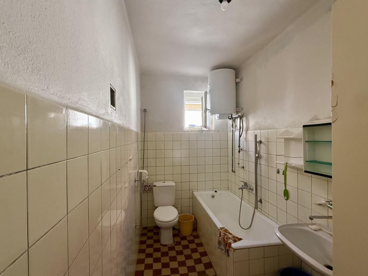 INVESTIČNÁ PRÍLEŽITOSŤ: 2 411 m² POZEMOK S RD A S MOŽNOSŤOU VÝSTAVBY 3 DVOJDOMOV — foto 22