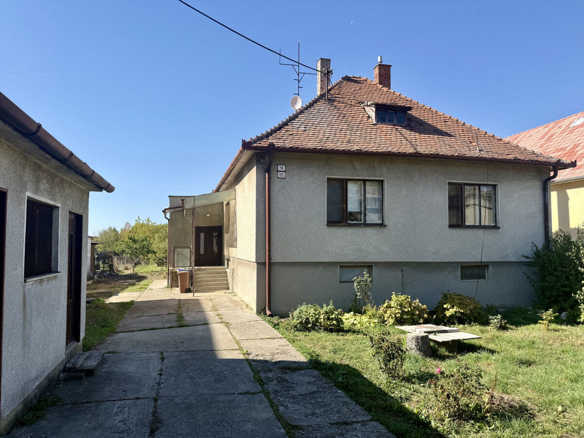INVESTIČNÁ PRÍLEŽITOSŤ: 2 411 m² POZEMOK S RD A S MOŽNOSŤOU VÝSTAVBY 3 DVOJDOMOV — foto 2