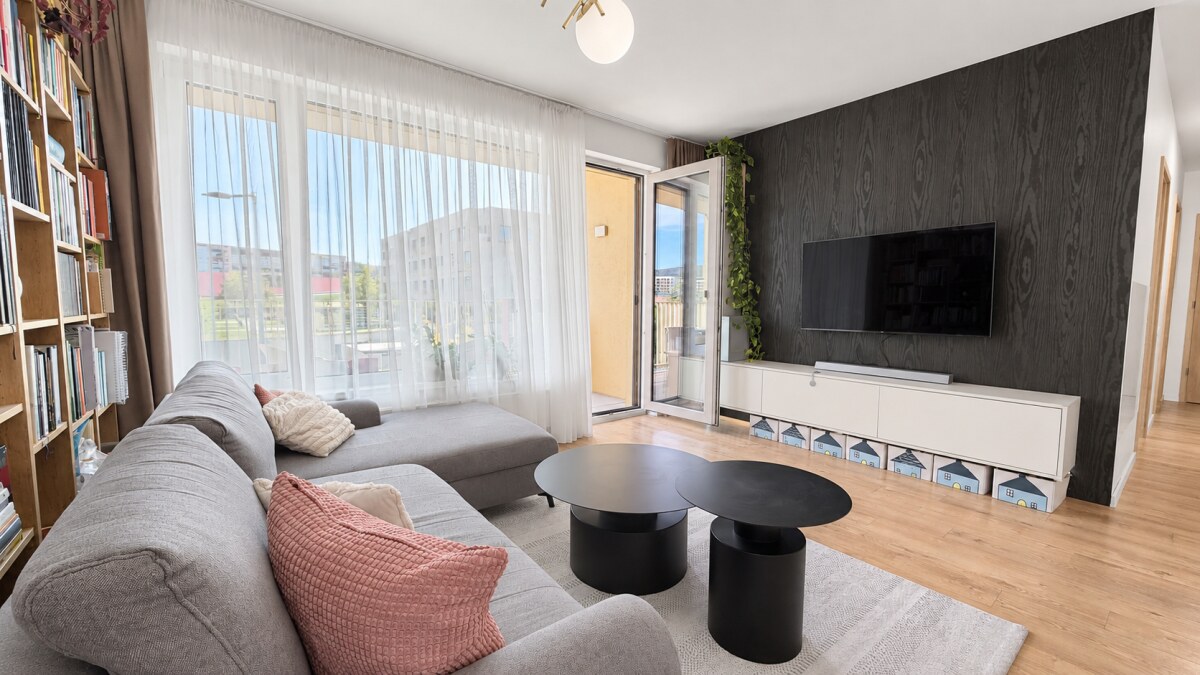 Moderný, klimatizovaný 3-izbový byt s loggiou v projekte Bory — foto 3