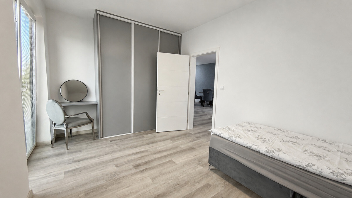 Nadštandardný, klimatizovaný 3i byt v novostavbe z r. 2026, terasa 10 m2, 1 x parkovanie — foto 13