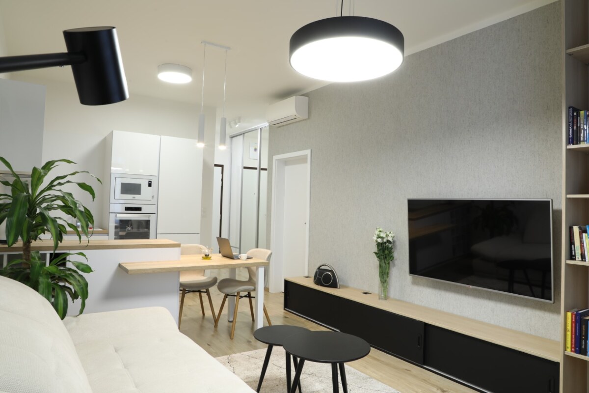 Na prenájom klimatizovaný 2i byt s balkónom, parkovanie, Lužná — foto 2