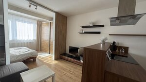 Klimatizovaný 1.5-izbový byt, parkovacie miesto, novostavba — foto 1