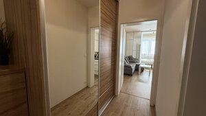 Klimatizovaný 1.5-izbový byt, parkovacie miesto, novostavba — foto 19