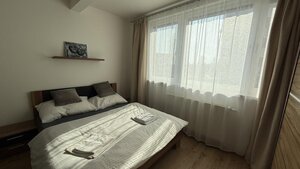 Klimatizovaný 1.5-izbový byt, parkovacie miesto, novostavba — foto 4