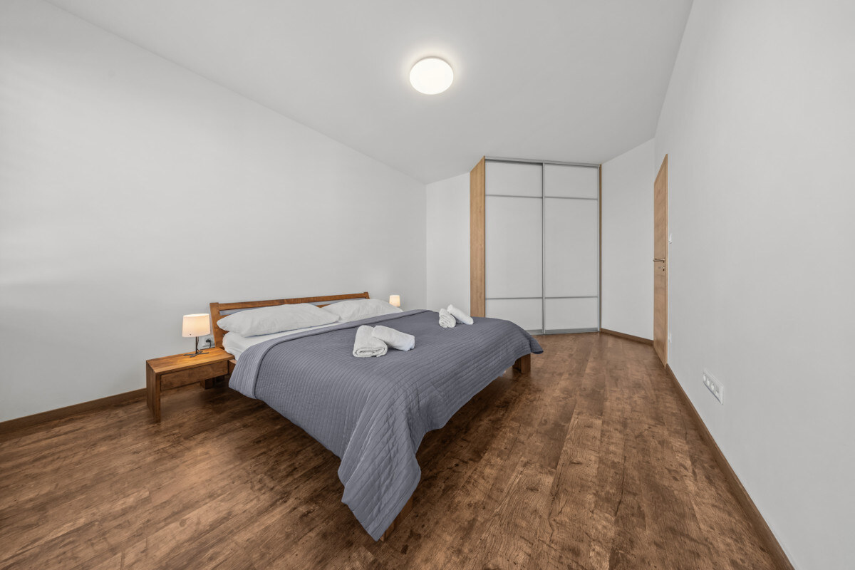 Klimatizovaný 2i byt s balkónom, novostavba 2019, parkovacie miesto — foto 14