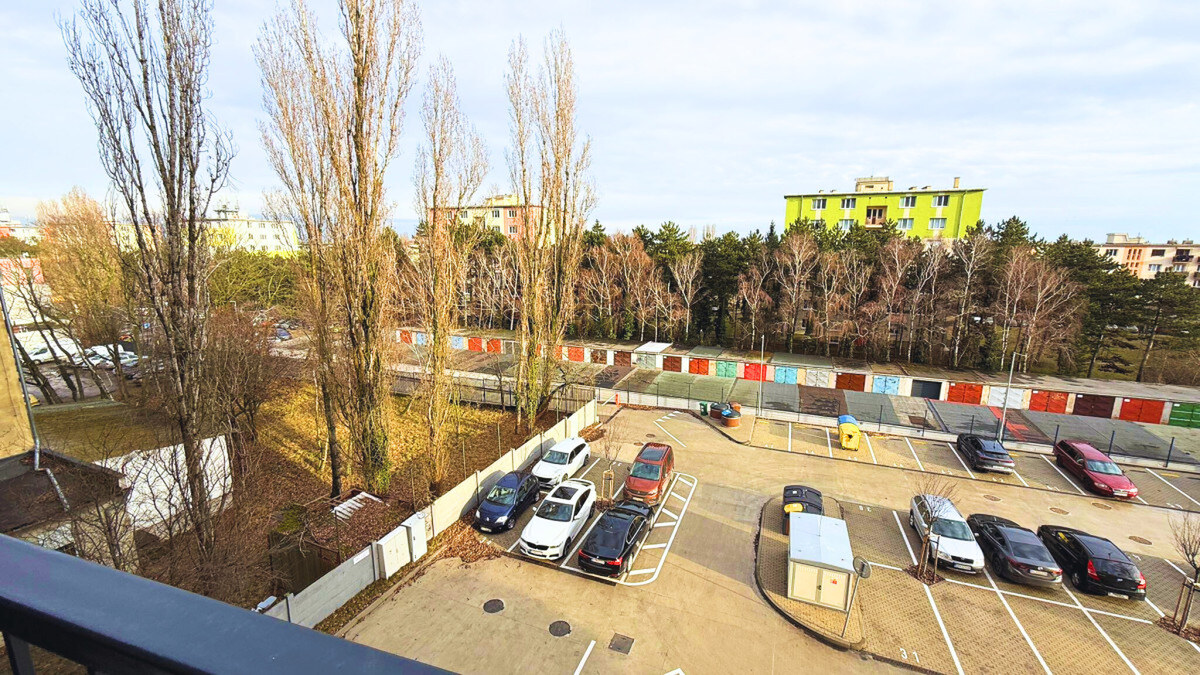 1-izbový byt s terasou v projekte VERDENA, r. 2025, zariadený v štandarde — foto 7