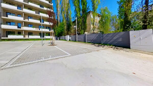 1-izbový byt s terasou v projekte VERDENA, r. 2025, zariadený v štandarde — foto 34