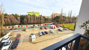 1-izbový byt s terasou v projekte VERDENA, r. 2025, zariadený v štandarde — foto 6
