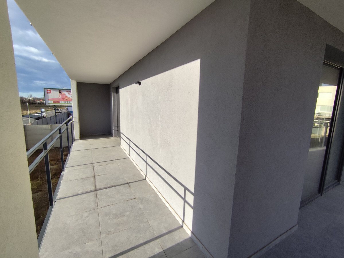Klimatizovaný 3i byt v novostavbe z r. 2026, terasa 24 m2, 1 x parkovanie — foto 15