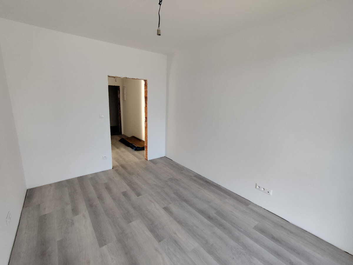 Klimatizovaný 3i byt v novostavbe z r. 2026, terasa 24 m2, 1 x parkovanie — foto 18
