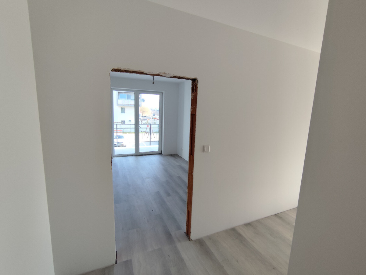 Klimatizovaný 3i byt v novostavbe z r. 2026, terasa 24 m2, 1 x parkovanie — foto 23