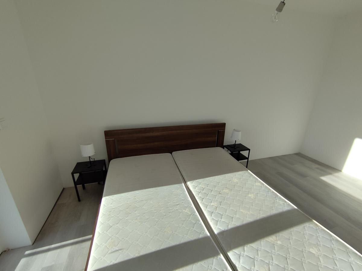 Klimatizovaný 3i byt v novostavbe z r. 2026, terasa 24 m2, 1 x parkovanie — foto 6