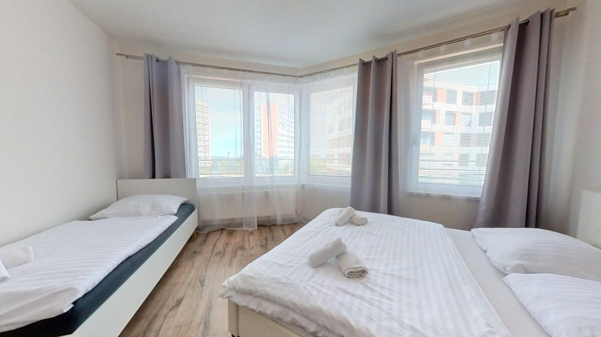Rezervované - Klimatizovaný 2i byt s balkónom, novostavba 2019, parkovacie miesto — foto 11