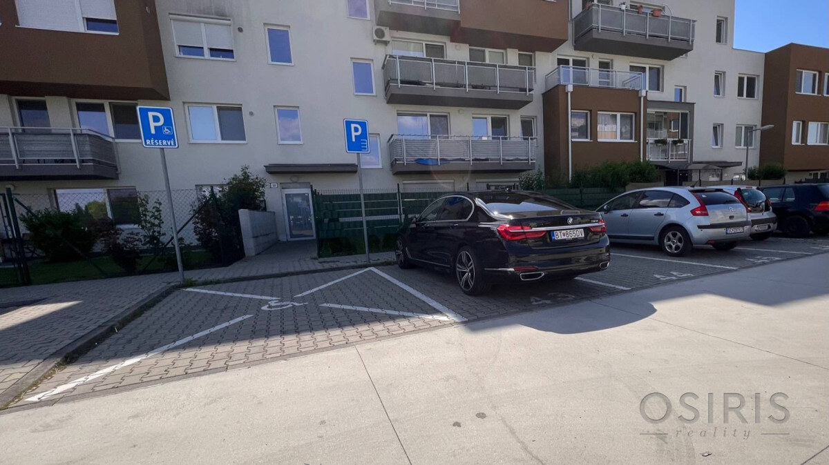 Zariadený 2i byt so záhradou 198m2, novostavba 2016, 1x parkovanie — foto 12