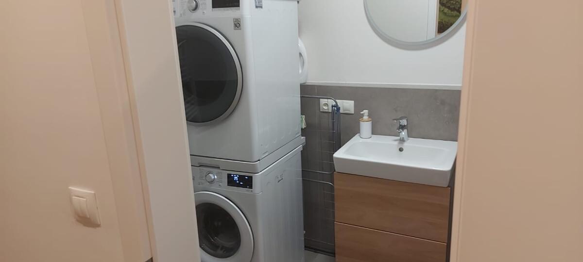 Na prenájom klimatizovaný 3i byt s balkónom, parkovanie — foto 13