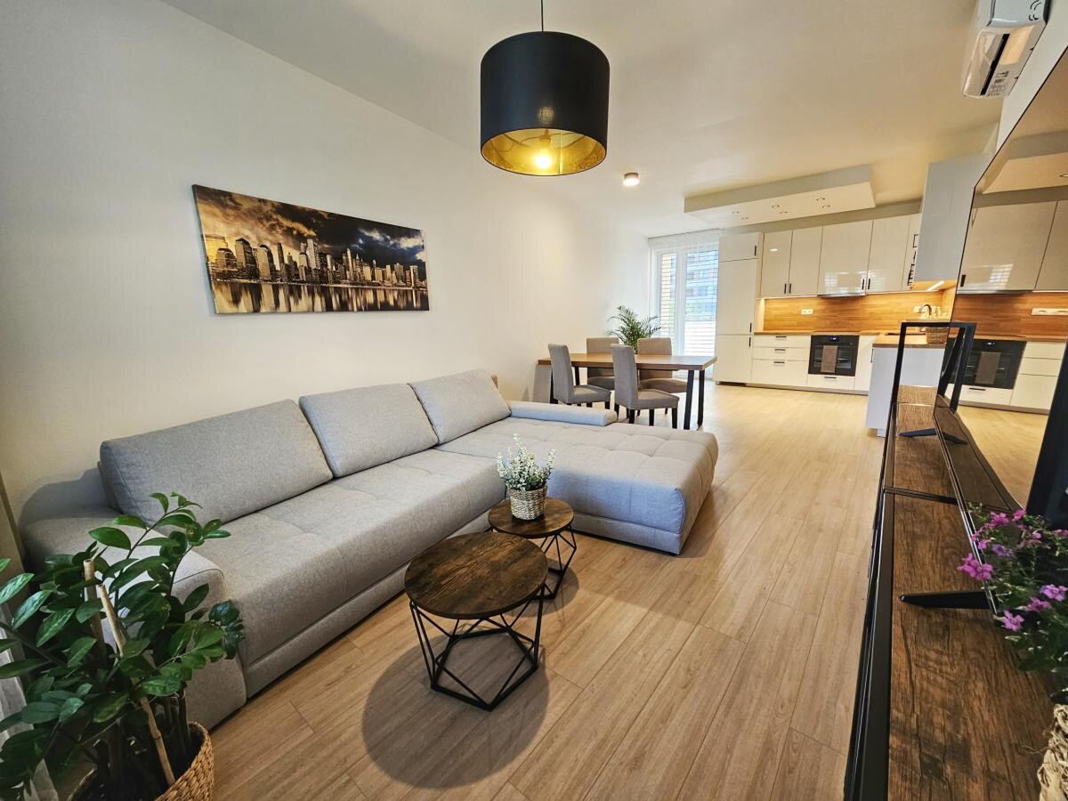 Na prenájom klimatizovaný 3i byt s balkónom, parkovanie — foto 3