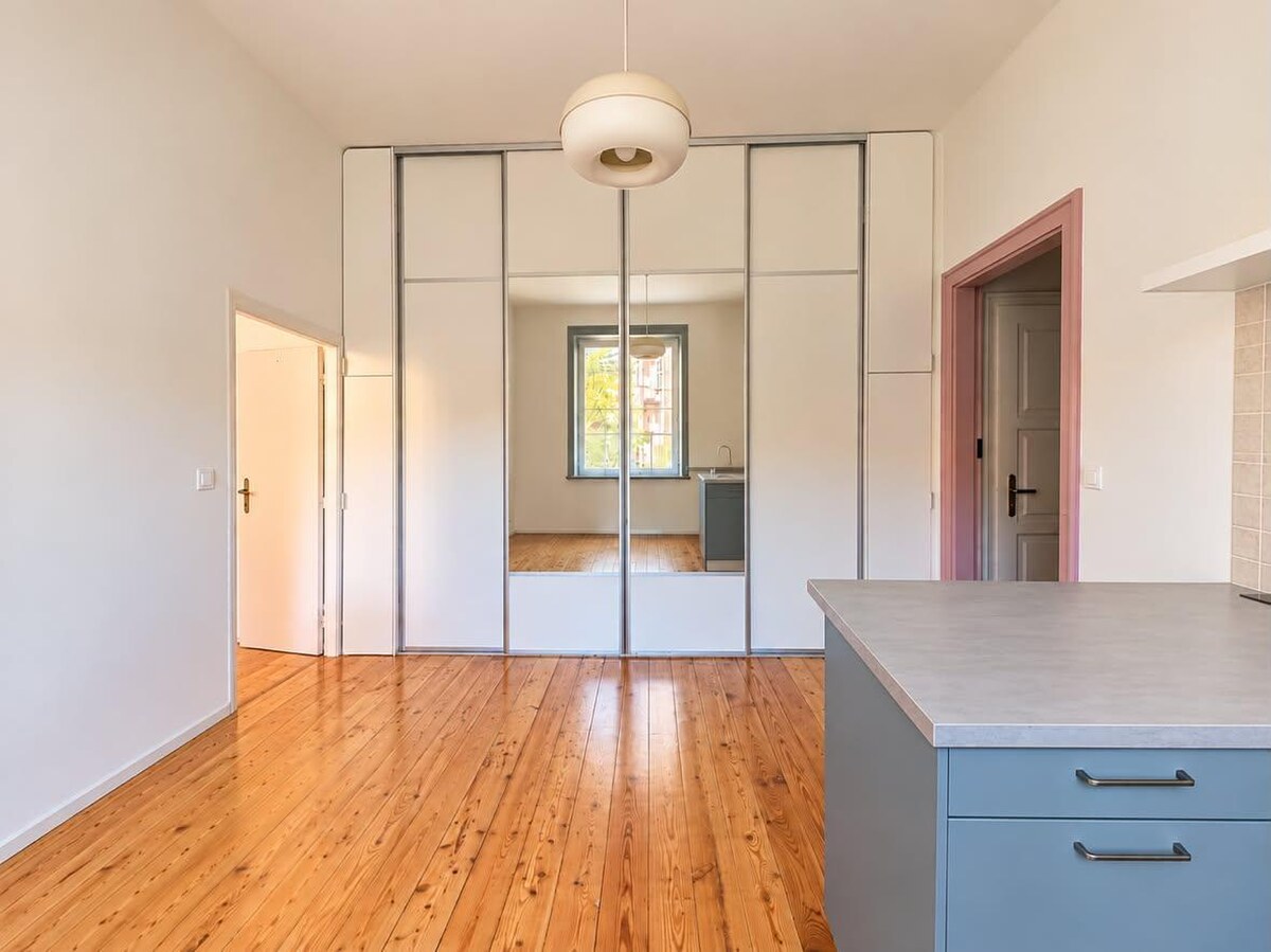 1-Bedroom Apartment with a 16 m² Terrace – Ideal for Expats