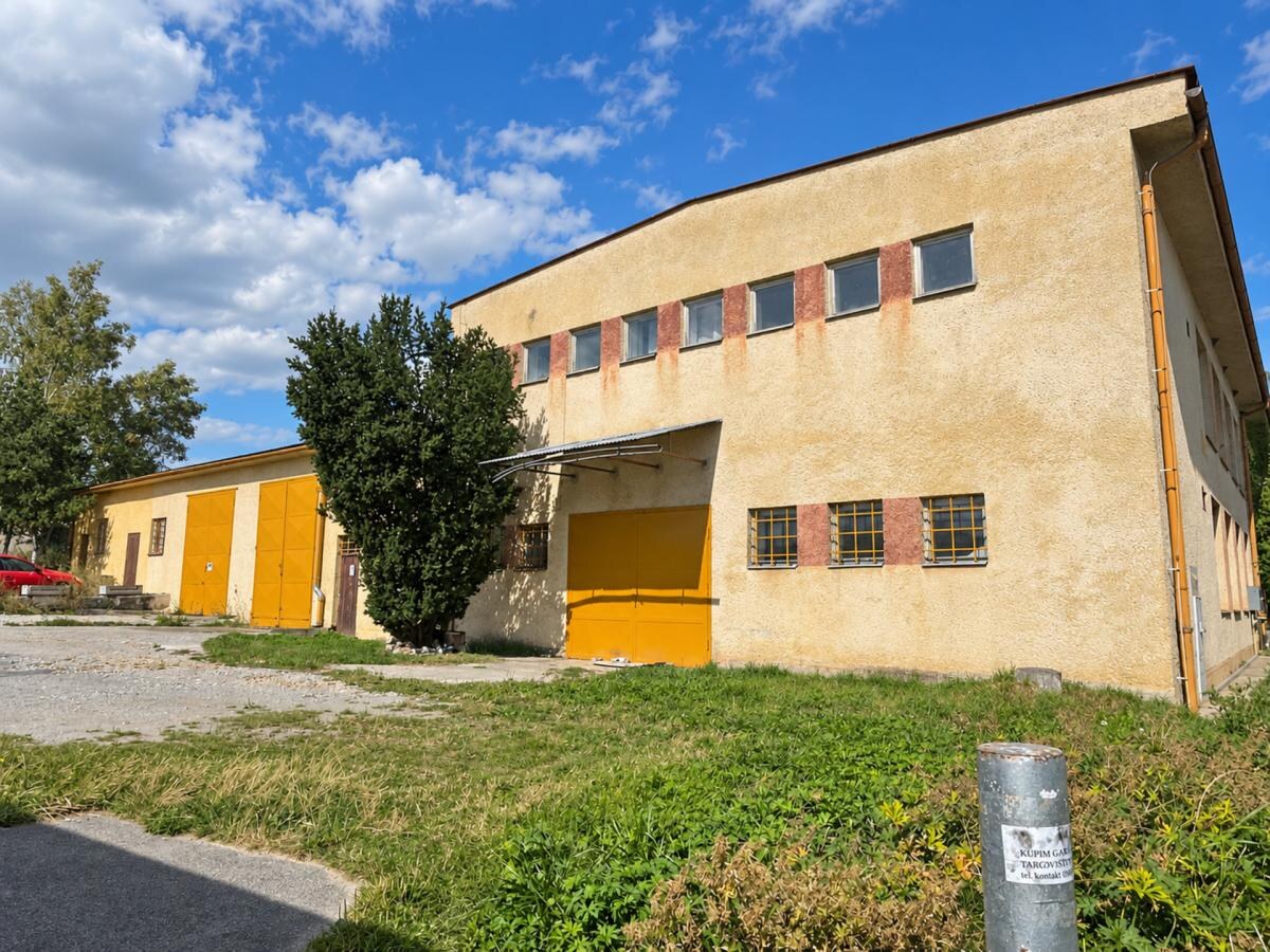 Komerčná budova s výrobnými a skladovými priestormi + 6x murovaná garáž — foto 36