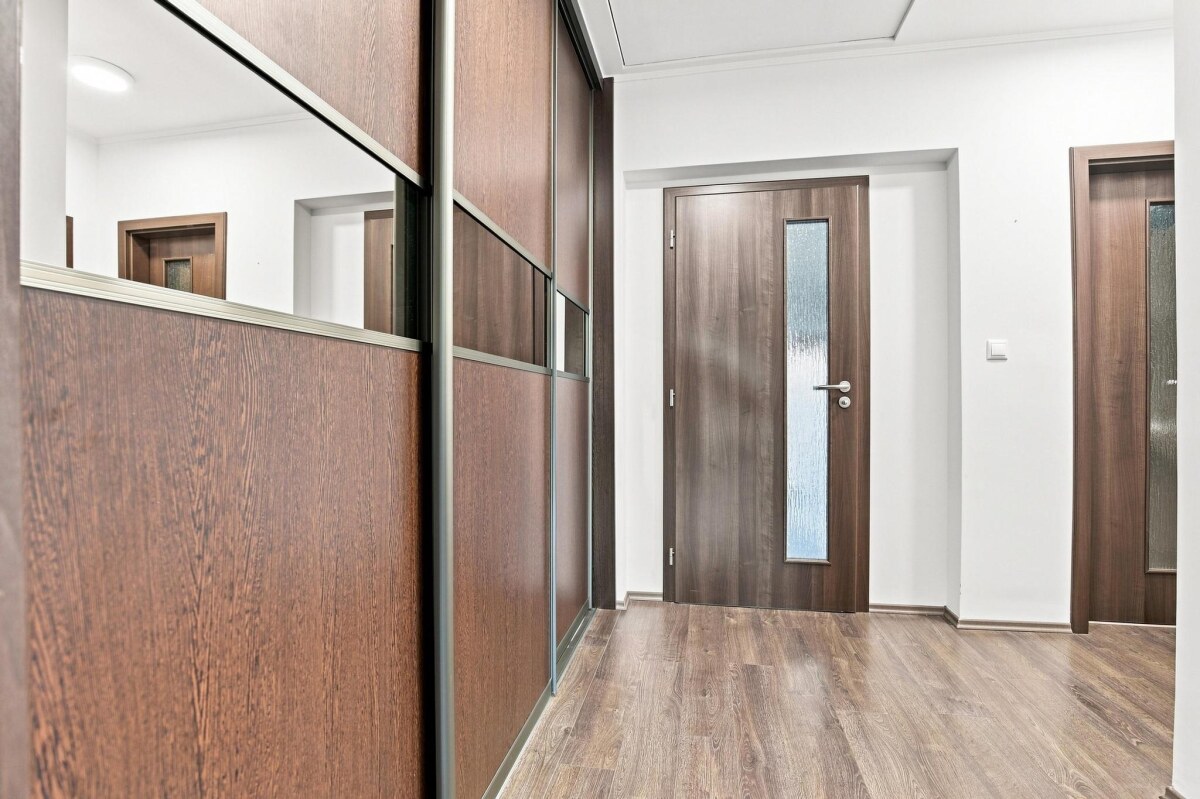 Kvalitný 4-izbový bungalov s krásnou záhradou | Ivanka pri Dunaji — foto 12