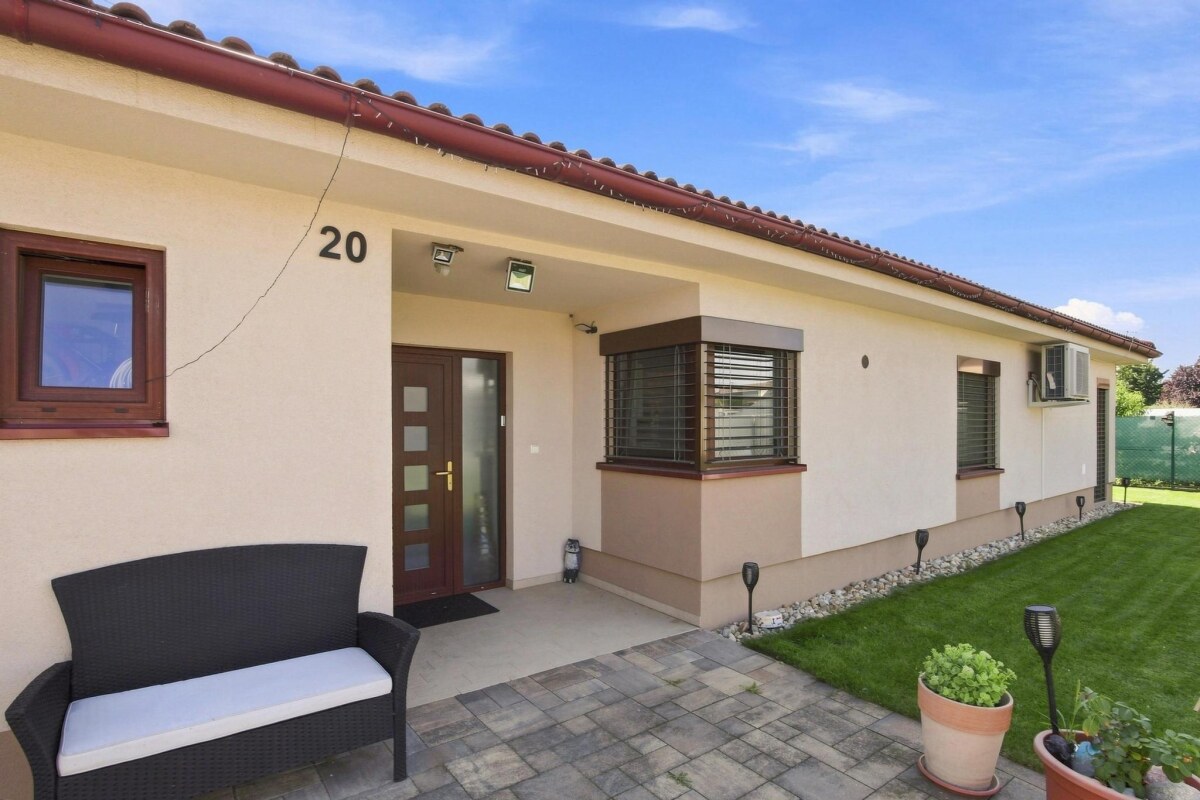 Kvalitný 4-izbový bungalov s krásnou záhradou | Ivanka pri Dunaji — foto 22