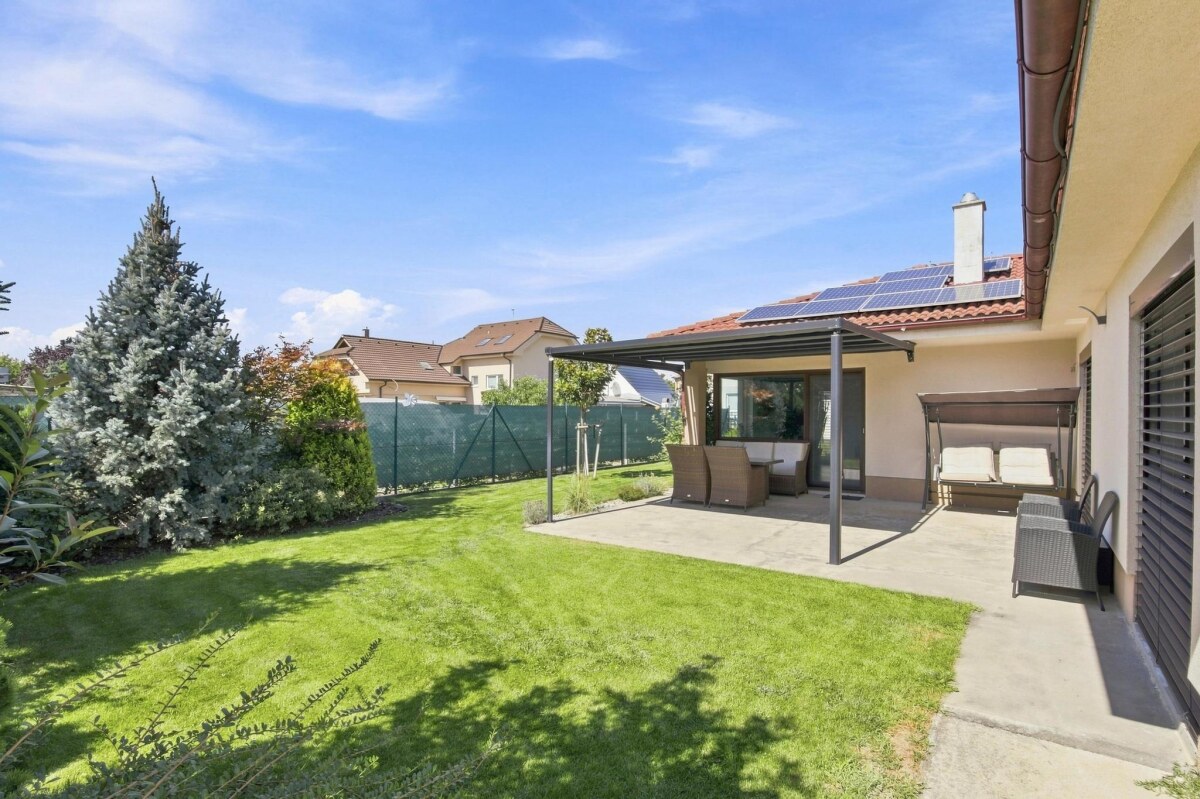 Kvalitný 4-izbový bungalov s krásnou záhradou | Ivanka pri Dunaji — foto 26
