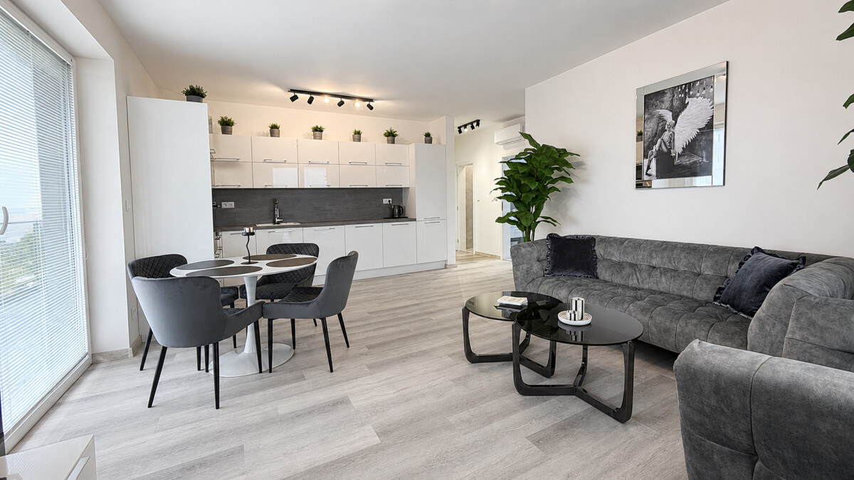 Nadštandardný, klimatizovaný 3i byt v novostavbe z r. 2026, terasa 24 m2, 1 x parkovanie — foto 2