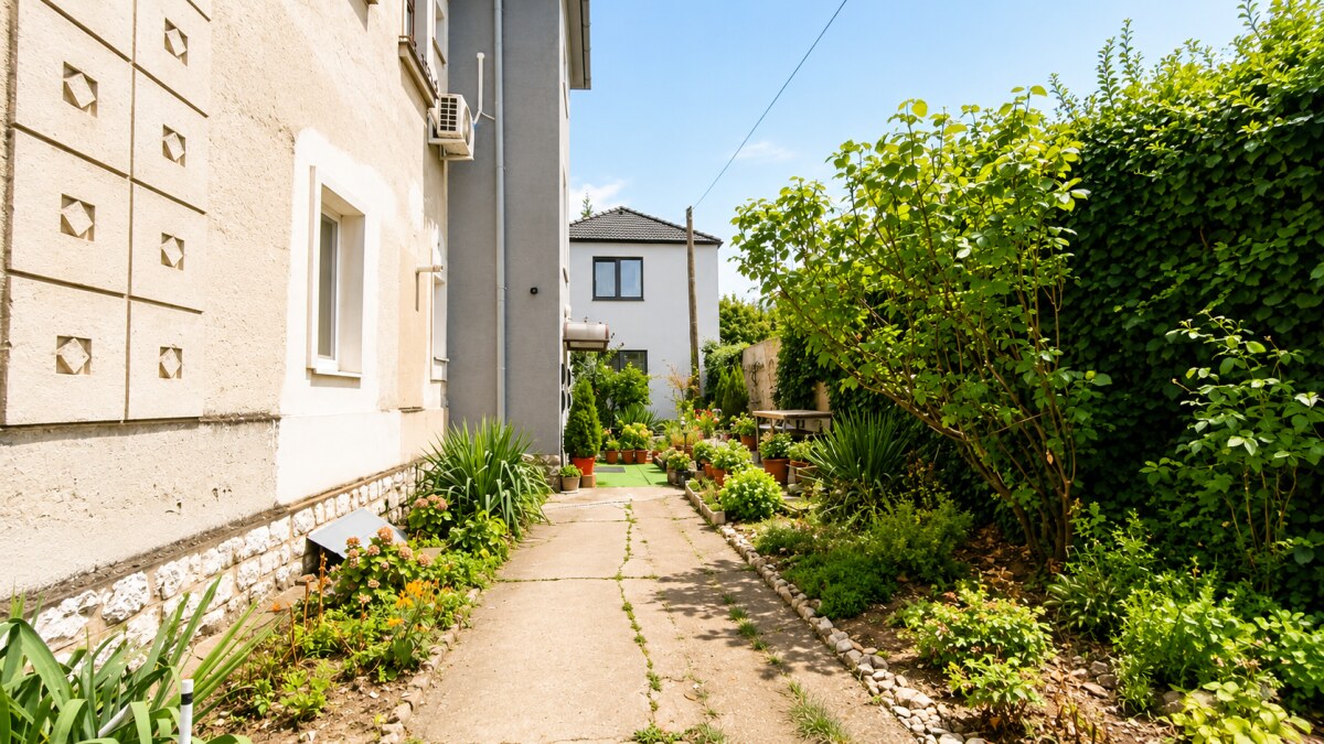 Priestranný 3-izbový byt + samostatná garáž v cene — foto 19