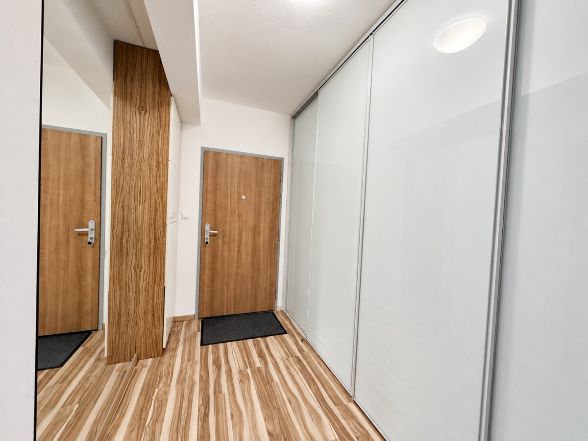 Klimatizovaný, zariadený 2i byt s balkónom a parkovaním v pokojnej lokalite Rače,Kadnárova — foto 12