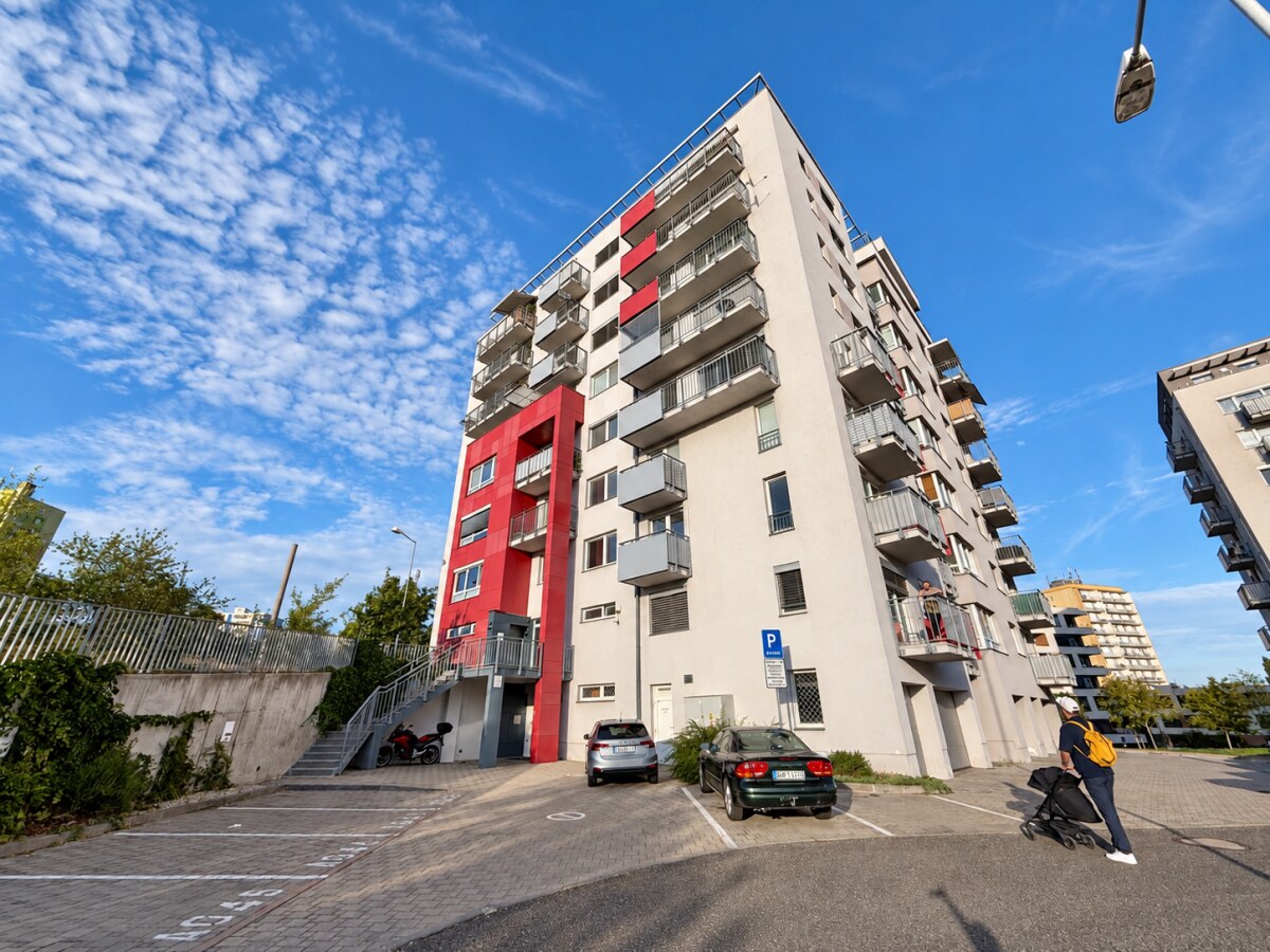 Klimatizovaný, zariadený 2i byt s balkónom a parkovaním v pokojnej lokalite Rače,Kadnárova — foto 13