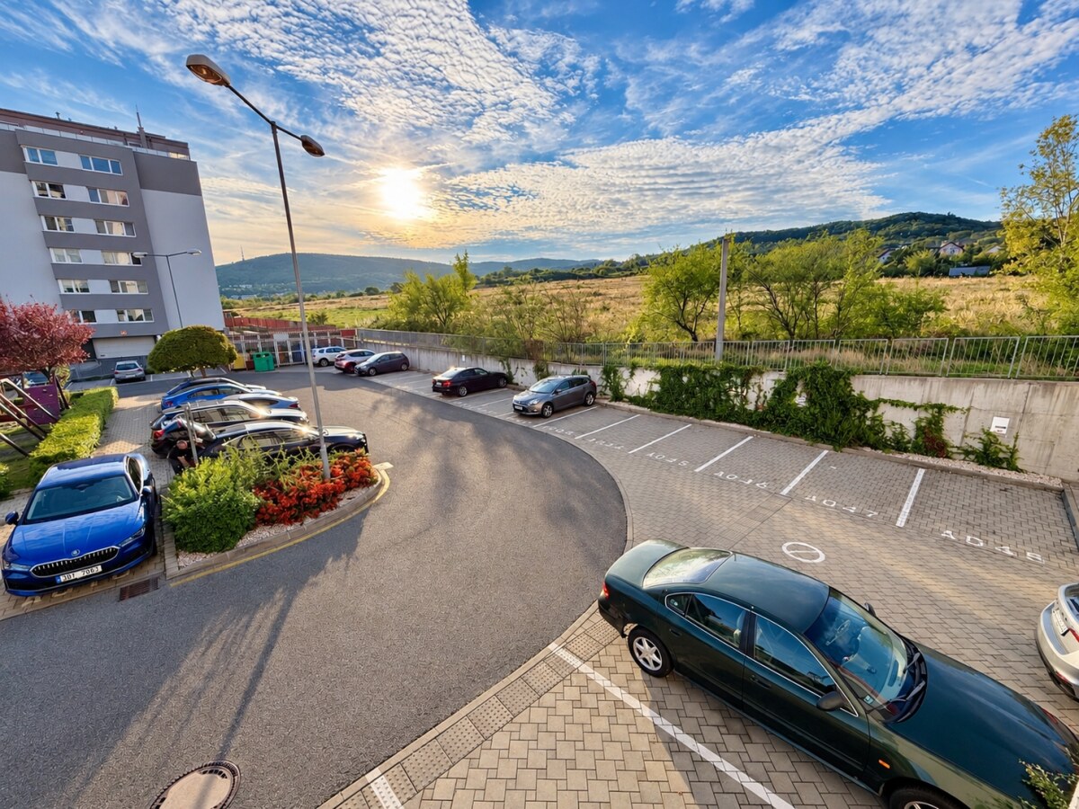 Klimatizovaný, zariadený 2i byt s balkónom a parkovaním v pokojnej lokalite Rače,Kadnárova — foto 7