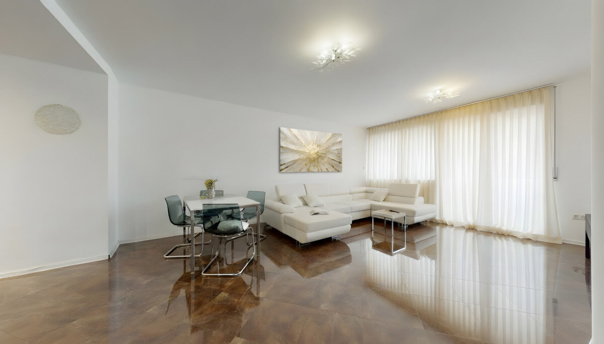 Elegantný  2-izbový apartmán v srdci Piešťan | 75,40 m² | Loggia | Nadštandardné materiály | Spoločenská strešná terasa — foto 2