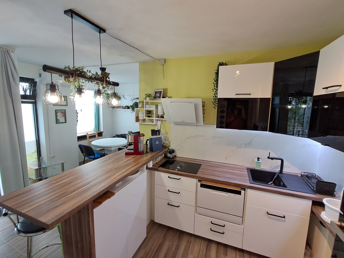 Priestranný priestor s terasou v Rusovciach – bývanie, podnikanie aj investícia v jednom — foto 4
