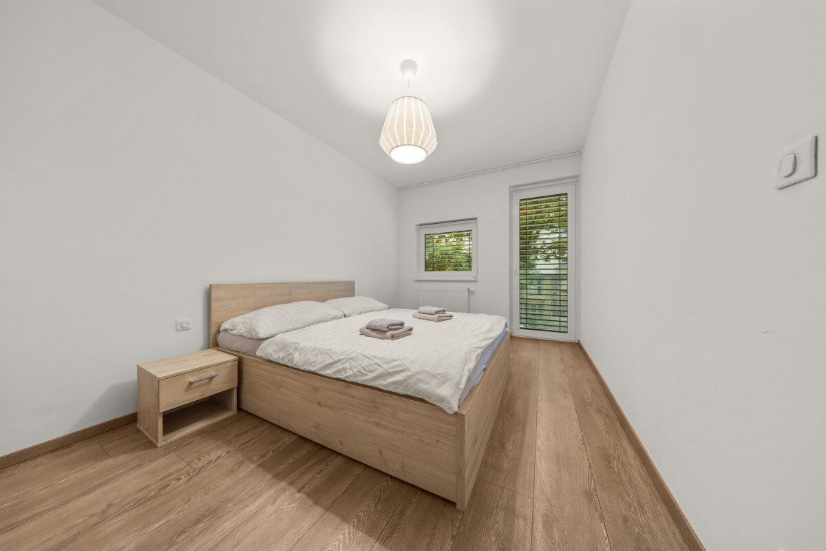 Priestranný 2i byt, garážové státie, novostavba 2019 — foto 10