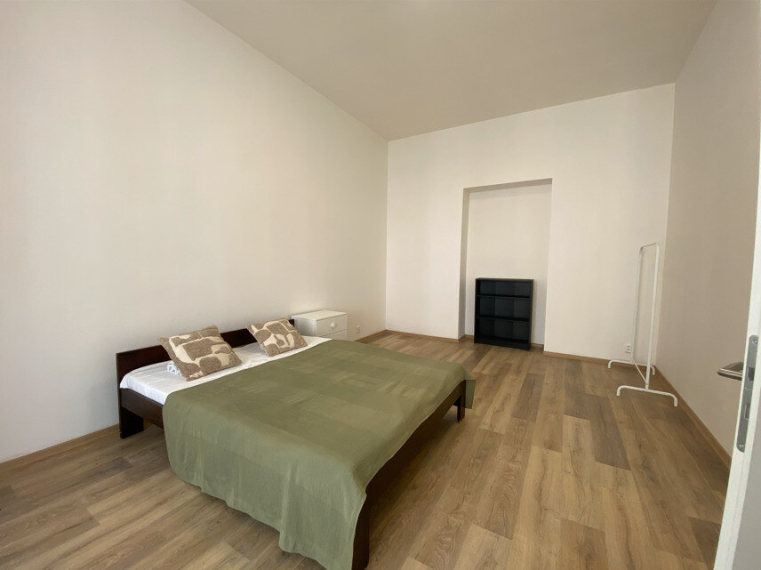 Investičná príležitosť – priestranný 2-izbový byt 74 m² Karlove Vary — foto 4