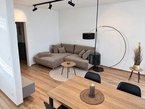 Kompletne zariadený klimatizovaný 2-izbový byt s balkónom, parkovacie miesto — foto 5