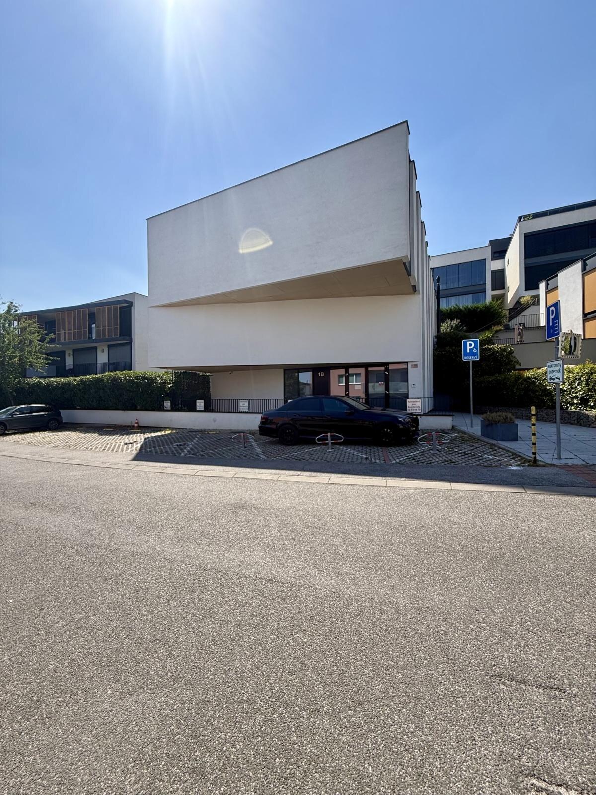 Priestranný 2-izbový byt (66 m²) v lukratívnej lokalite Bratislava – Koliba — foto 18