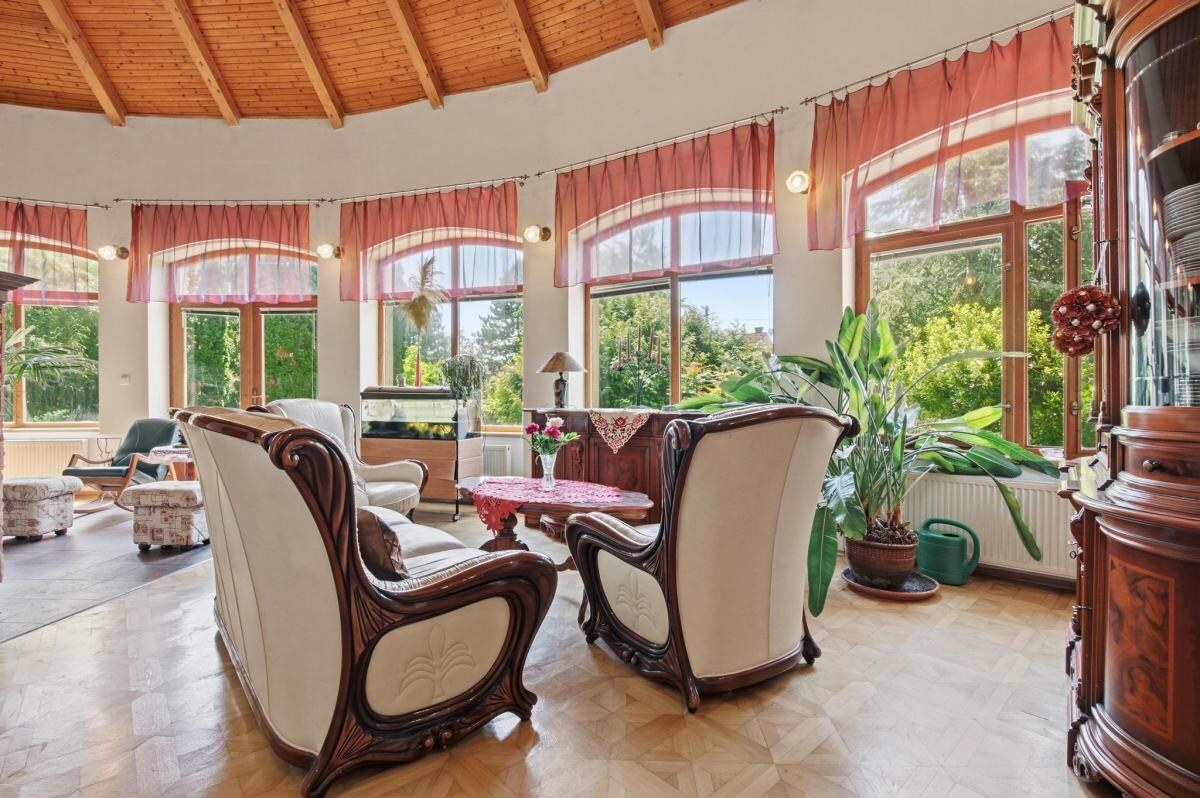 SÚKROMNÝ REZORT 40 MIN OD BRATISLAVY | 550 m² DOM + 5 100 m² POZEMOK + BAZÉN + WELLNESS — foto 17