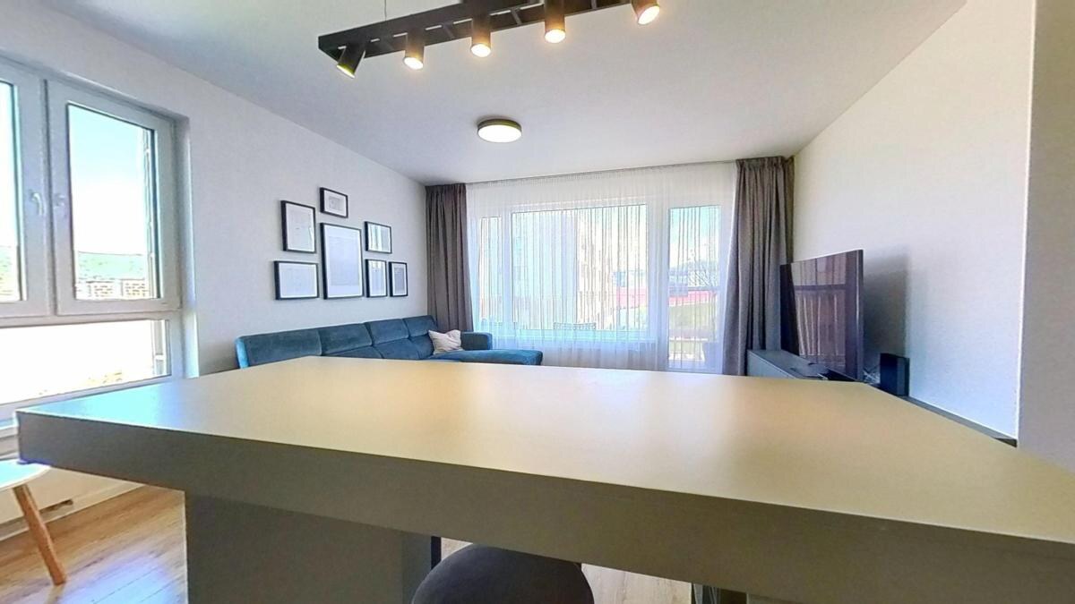 Prenájom moderného 3-izbového bytu s balkónom v projekte Bory — foto 11